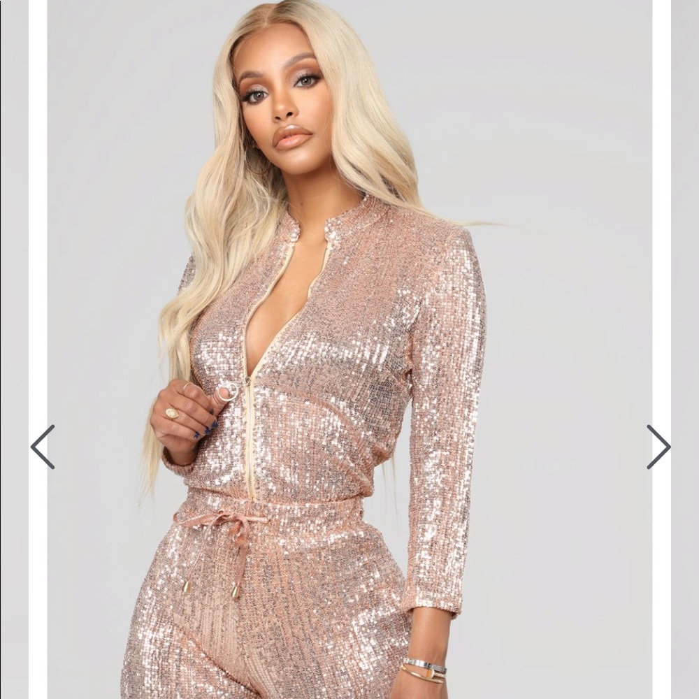 Rose gold NWT fashion nova sequin jumper sz XS